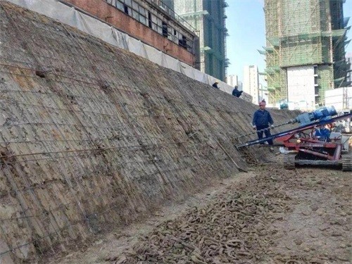 江岸建筑边坡支护
